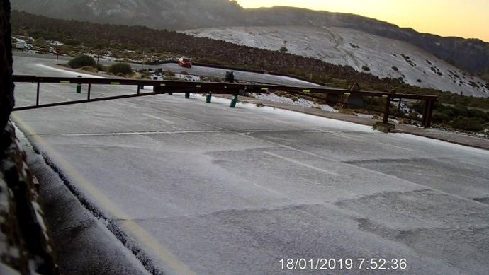 Archivo - Hielo en el Teide