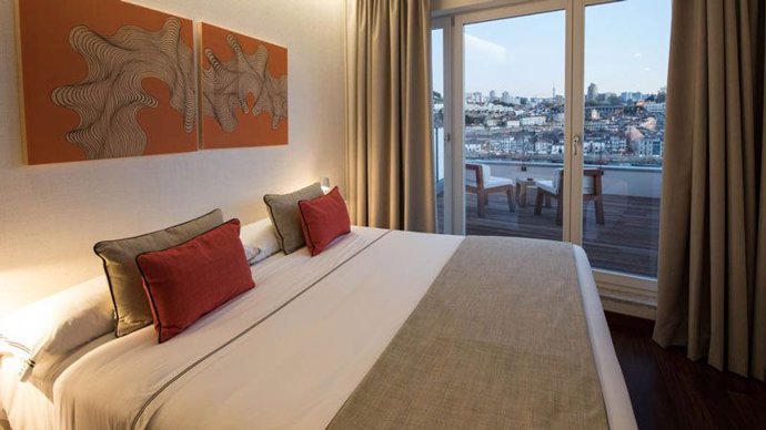 Vistas y terraza de habitación Carrís Porto Ribeira 4* Superior.