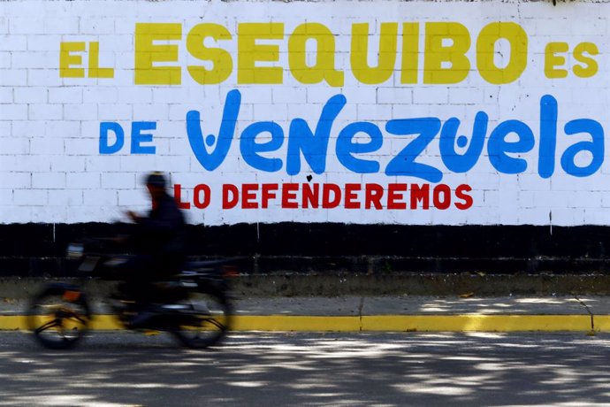 November 30, 2023: November 30, 2023. rafittys promote Venezuela's struggle for the rescue of the Essequibo, in the city of Valencia, Carabobo state. Photo: Juan Carlos Hernandez