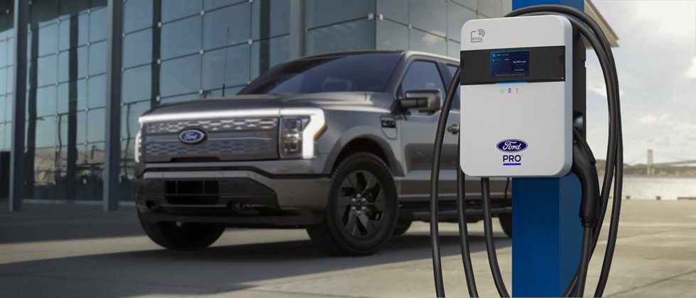 Ford Pro y Xcel Energy instalarán 30.000 estaciones de recarga para flotas comerciales hasta 2030