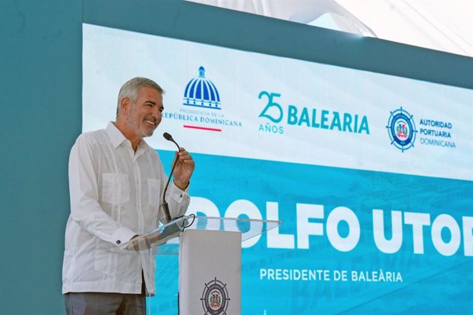 El presidente de Baleària, Adolfo Utor, en un acto en el puerto de San Pedro de Macorís (República Dominicana)