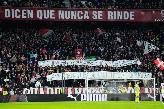 Supporters of Sevilla protest with banners during the Spanish league, LaLiga EA Sports, football match played between Sevilla FC and Villarreal CF at Ramon Sanchez-Pizjuan stadium on December 3, 2023, in Sevilla, Spain.