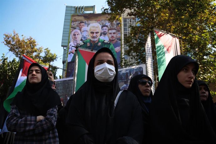 Archivo - Un retrato del difunto Qasem Soleimani durante una marcha a favor de los derechos de los palestinos en Teherán