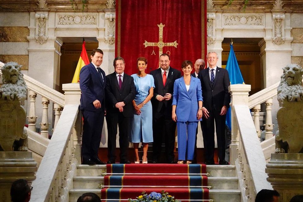 Archivo - Acto solemne de toma de posesión como presidente del Principado de Asturias, en la Junta General del Principado, Oviedo, Asturias (España). Barbón toma posesión del cargo 60 días después de la celebración de las elecciones autonómicas. 