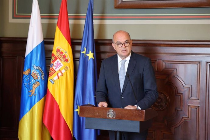 El delegado del Gobierno en Canarias, Anselmo Pestana, durante su discurso en el acto conmemorativo del 45 aniversario de la Constitución española