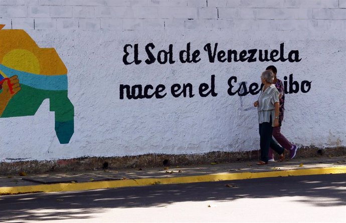 Un mural reivindica la autoridad de Venezuela sobre el Esequibo.