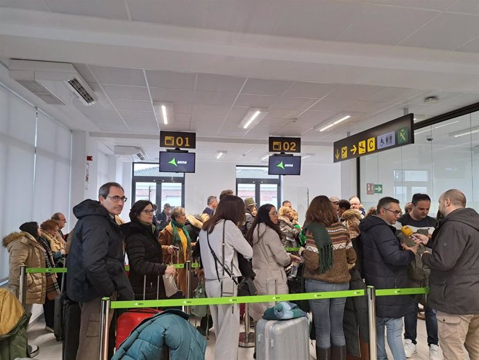 El Aeropuerto de Córdoba atiende su primer vuelo comercial de pasajeros en 15 años.