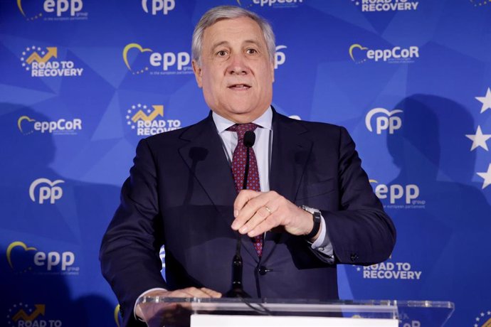 El ministro de Asuntos Exteriores de Italia, Antonio Tajani, interviene durante una conferencia del Partido Popular Europeo