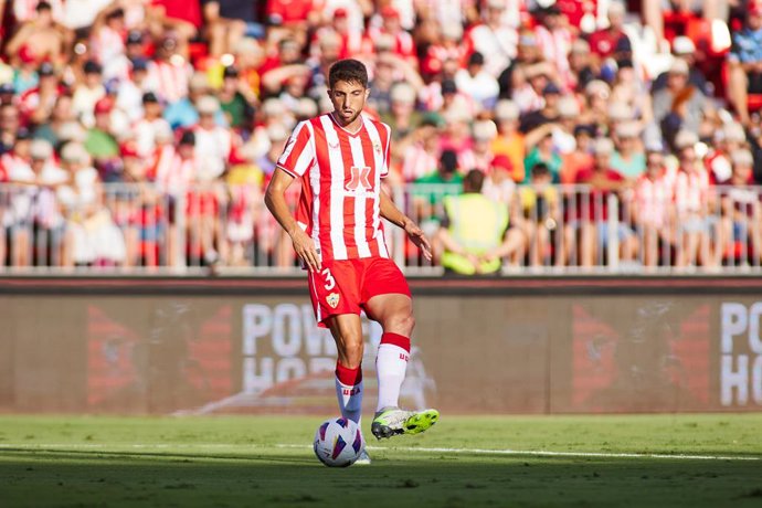 Archivo - Edgar Gonzalez of UD Almeria in action during the Spanish league, La Liga EA Sports, football match played between UD Almeria and Real Madrid at Power Horse stadium on August 19, 2023, in Almeria, Spain.