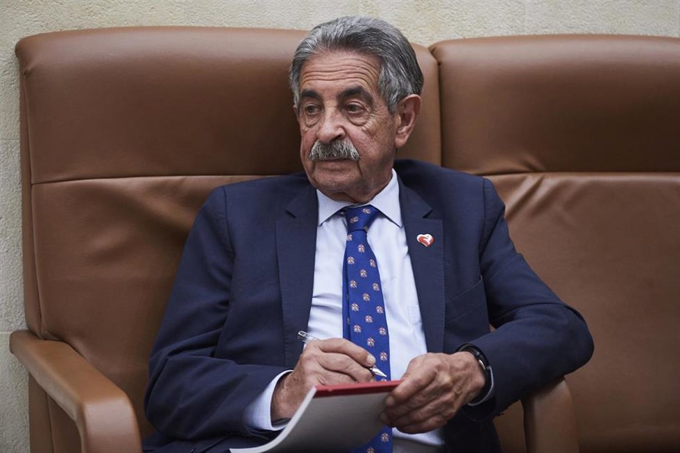 Archivo - El secretario general del PRC y expresidente de Cantabria, Miguel Ángel Revilla