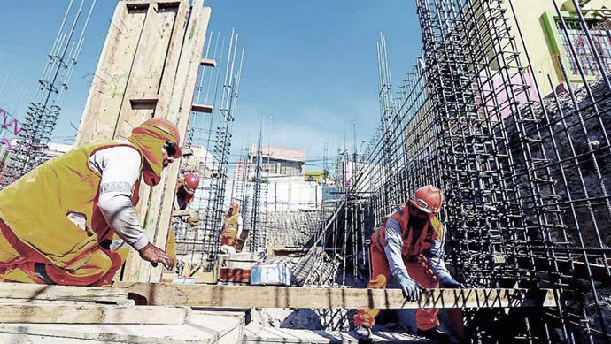 Argentina.- Para los economistas, las obras públicas "son centrales para la economía del país"