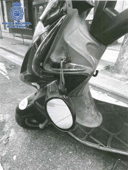 Uno de los vehículos presuntamente dañados por la detenida