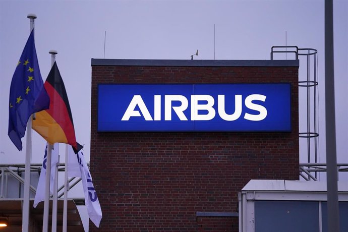 Archivo - FILED - 18 January 2022, Hamburg: A view of the main gate of the Airbus plant in Hamburg-Finkenwerder.  European aircraft manufacturer Airbus said on Monday it had received a major order of 80 A320 jets from Asia's BOC Aviation. Photo: Marcus Br