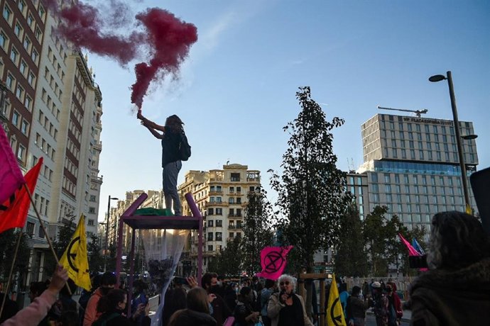 Acción de protesta del movimiento Rebelión o Extinción en Madrid.