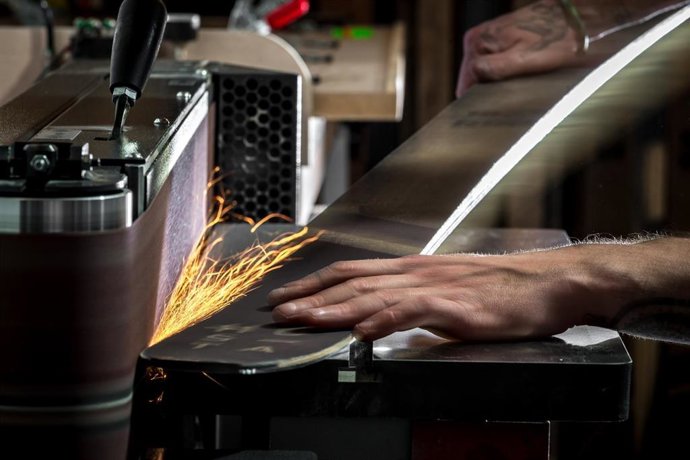 Archivo - Husta Skis combina tecnología y artesanía en sus esquís personalizados.