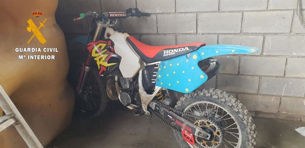 Una de ls motos recuperadas del robo en Gallegos de Argañán (Salamanca)