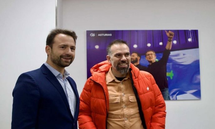 Archivo - El presidente del PP de Asturias, Álvaro Queipo, y el secretario general de CCOO de Asturias, José Manuel Zapico.