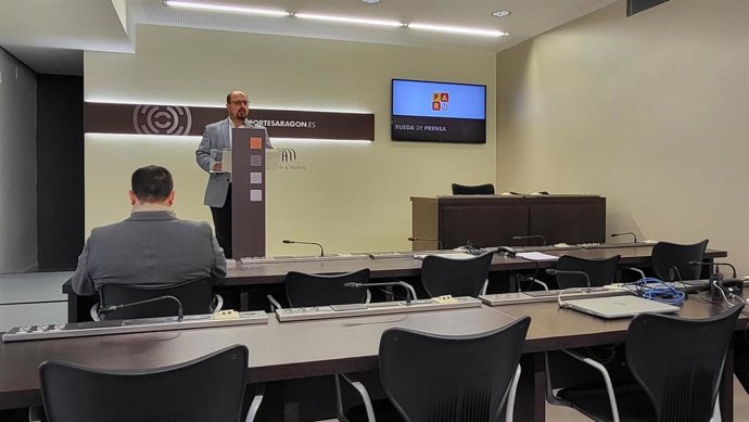 El portavoz del PAR en las Cortes de Aragón, Alberto Izquierdo.