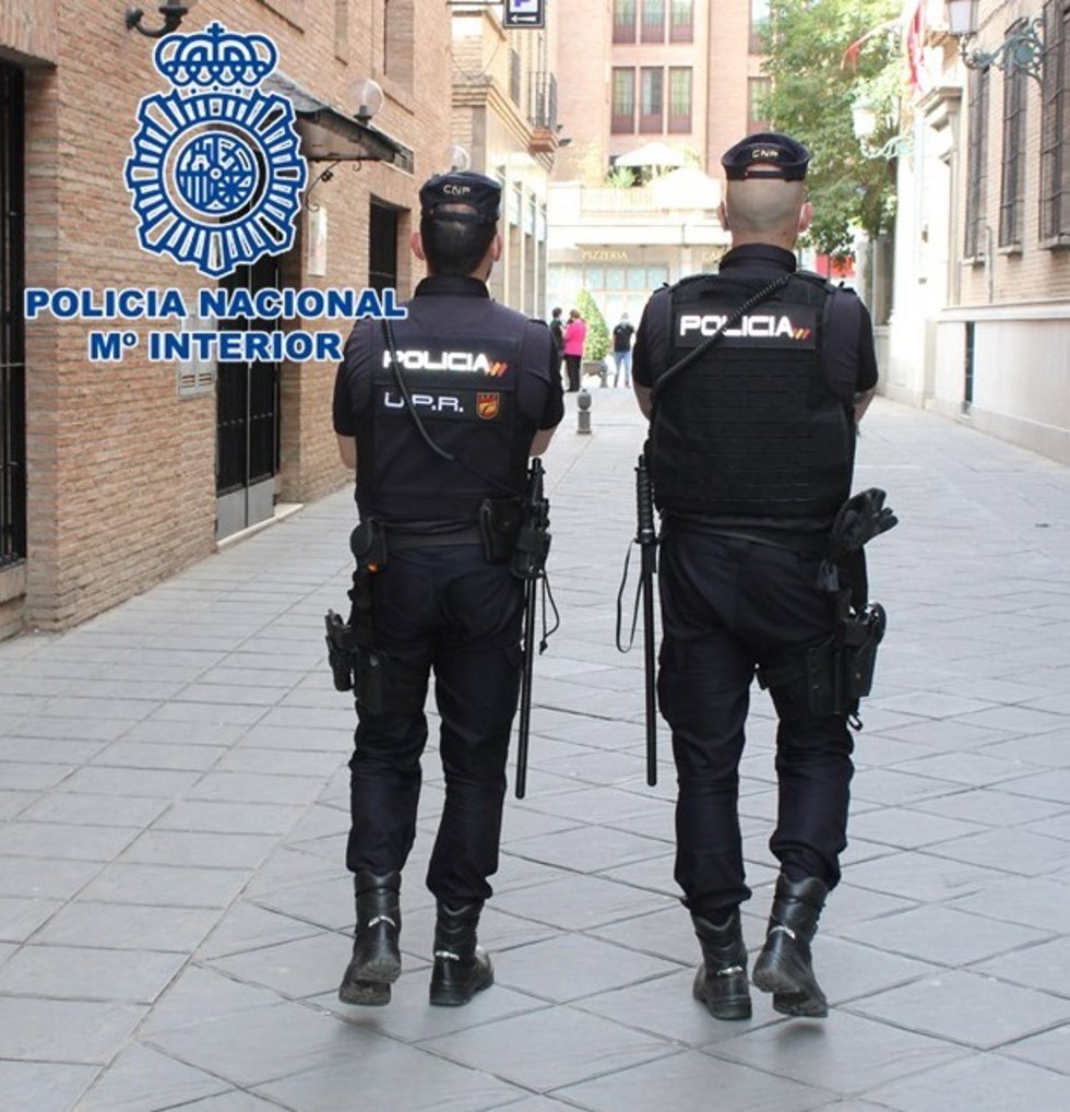 Patrulla de la Policía Nacional en Granada