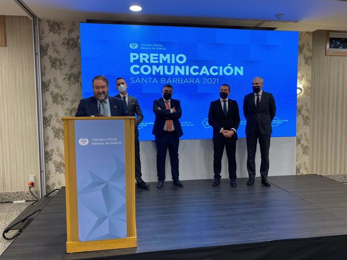 Archivo - Manuel Regueiro, presidente del Colegio de Geólogos durante el acto de entrega del Premio Santa Bárbara de la Cámara Minera de Galicia