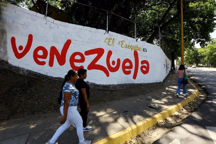 Un mural en el que se lee la reivindicación del Esequibo como parte del territorio de Venezuela.