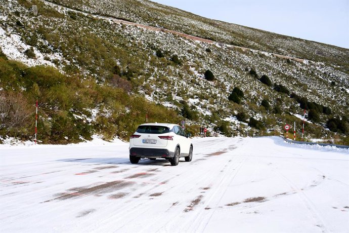 Coche en la nieve