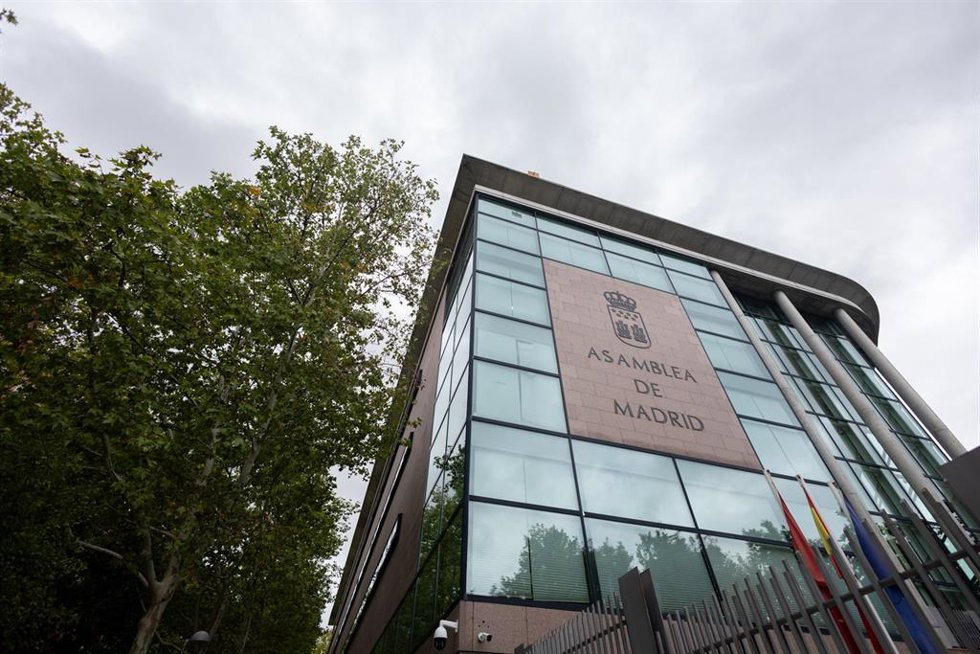 Archivo - Fachada de la Asamblea de Madrid, a 26 de octubre de 2023