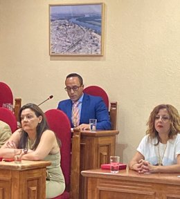 Archivo - Andalucía.- Vox llevará al Parlamento la "falta" de pediatras y de médicos de familia en Coria del Río (Sevilla)