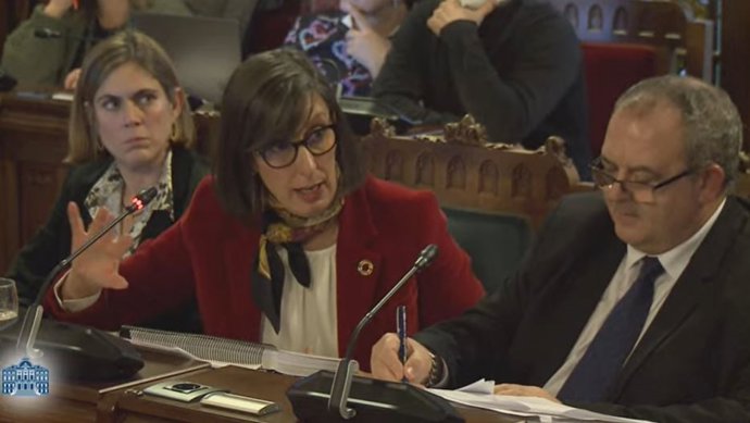 Nieves Roqueñí comparece en la Junta General.