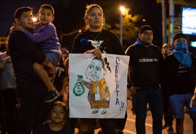 Archivo - Un cartel en una manifestación para pedir la dimisión de la fiscal general de Guatemala, Consuelo Porras