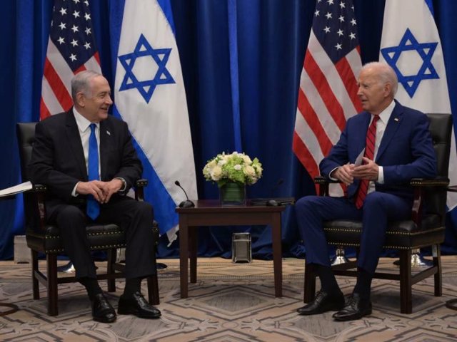 Archivo - El primer ministro israelí, Benjamin Netanyahu, y el presidente de Estados Unidos, Joe Biden