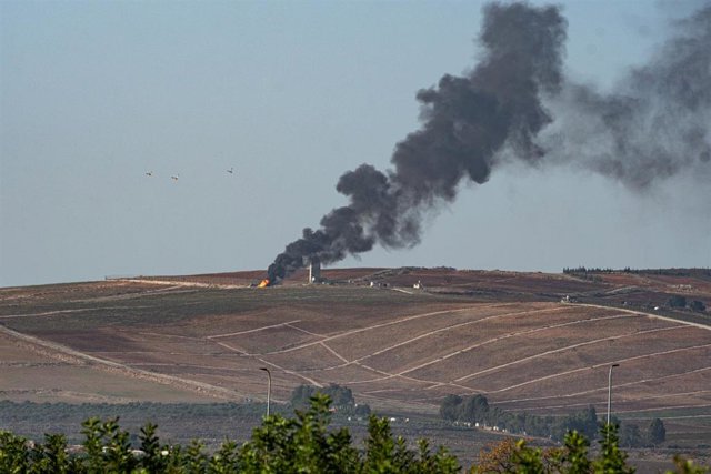 Humo en la frontera entre Líbano e Israel