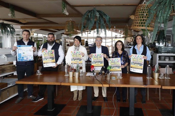 Presentación del VI Paseo de la Ilusión 'Taxi Luz' de Marbella