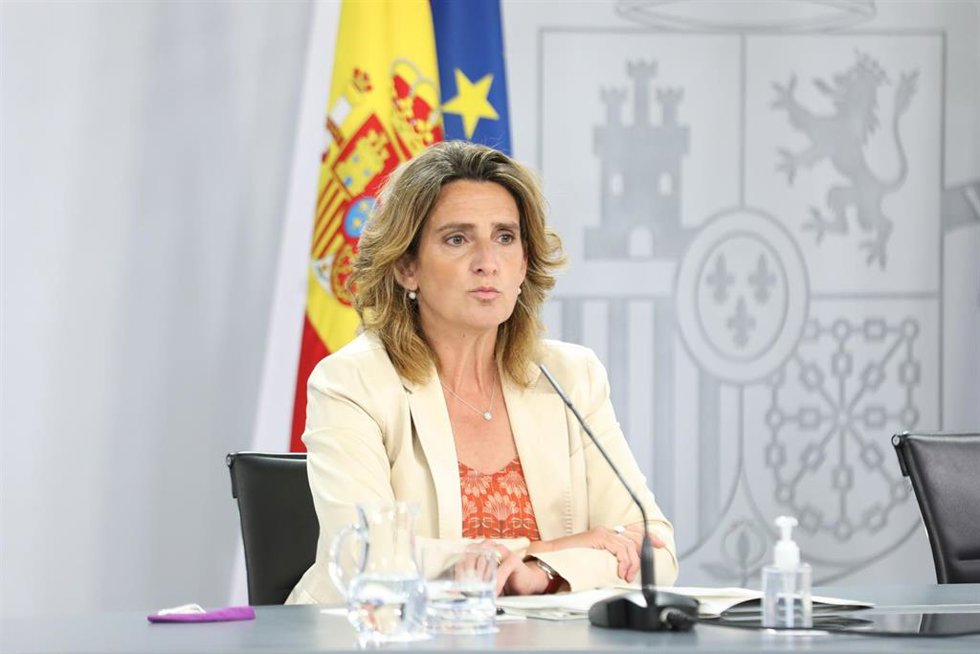 Archivo - La vicepresidenta tercera y ministra de Transición Ecológica, Teresa Ribera