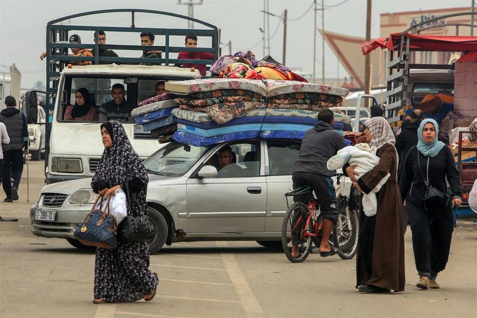 Palestinos desplazados en Rafá, en el sur de la Franja de Gaza
