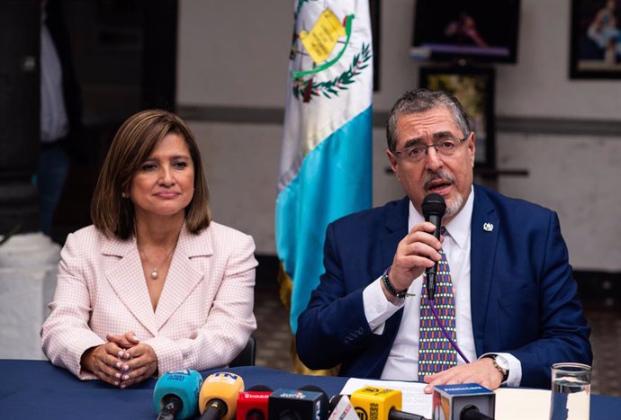 Archivo - October 18, 2023, Guatemala City, Guatemala City, Guatemala: In a press conference, the elected president BERNARDO ARÉVALO referred to the resolution of the Constitutional Court that orders the release of the protesters who demand the resignatio