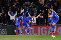 Borja Mayoral aúpa al Getafe sobre el Valencia