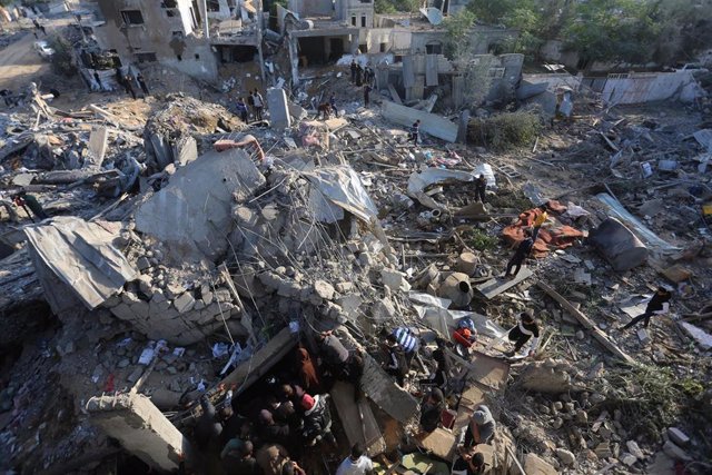 Daños tras un ataque israelí en la ciudad de Rafá, en el sur de la Franja de Gaza.