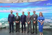 Moreno apuesta por situar a Andalucía como "potencia" del hidrógeno verde: "Esta oportunidad no podemos perderla"