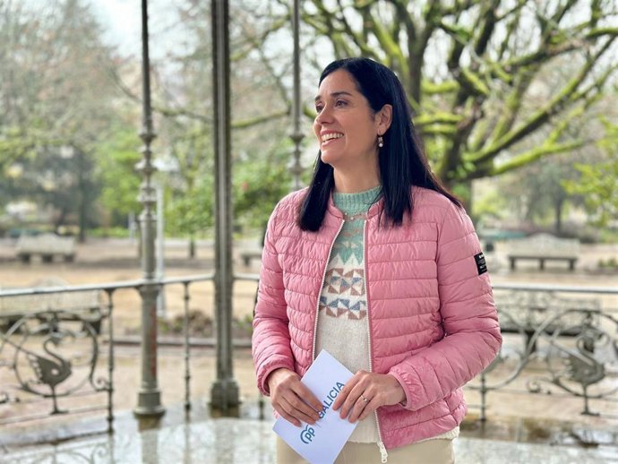 La secretaria general del PPdeG, Paula Prado, en declaraciones en la Alameda de Santiago.