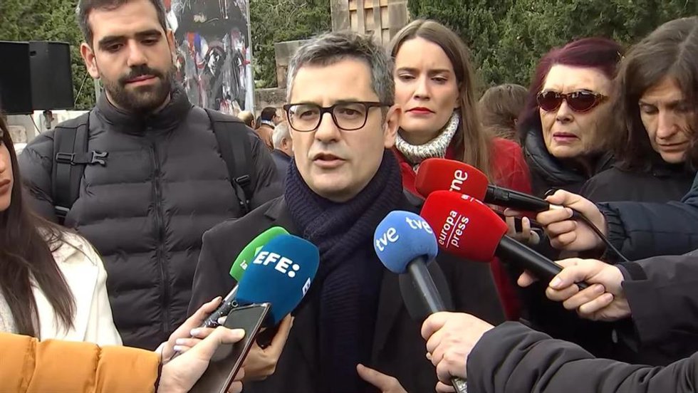 El ministro de Presidencia, Justicia y Relaciones con las Cortes, Félix Bolaños, en los actos del 98 aniversario del fallecimiento de Pablo Iglesias, fundador del Partido Socialista Obrero Español (PSOE) y la Unión General de los Trabajadores (UGT).