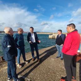 Nota E Foto: A Xunta Inviste 375.000  Na Mellora E Acondicionamento Dos Locais Dos Armadores No Porto De San Cibrao