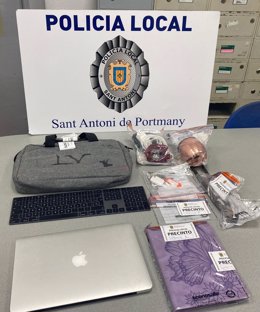 Dispositivos informáticos incautados por la Policía Local de Sant Antoni a los presuntos ladrones