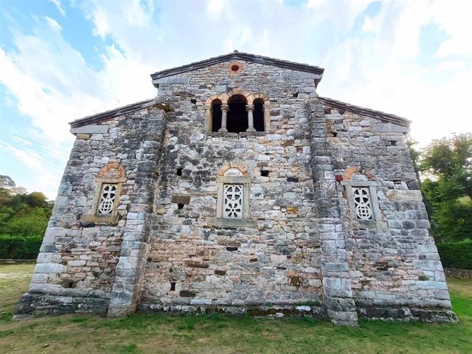 Archivo - Iglesia Prerrománica de San Pedro de Nora, en Las Regueras.