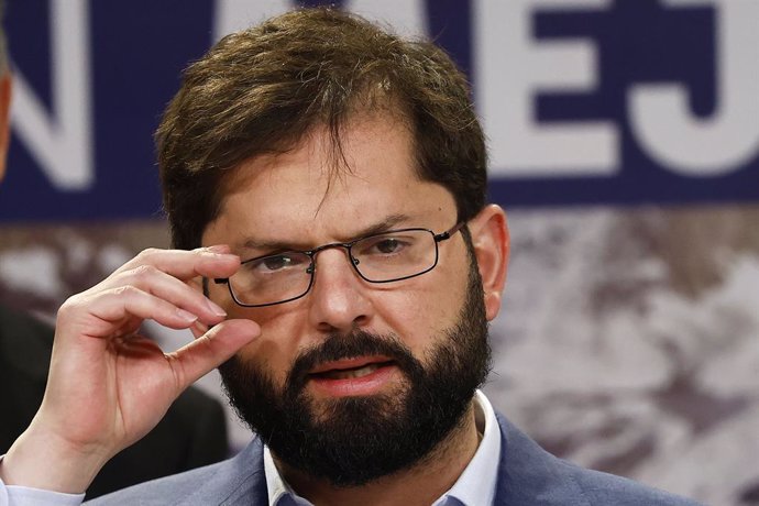 Santiago, 4 de diciembre de 2023 El Presidente de la Republica, Gabriel Boric, realiza un punto de prensa junto a sus ministros  Dragomir Yankovic/Aton Chile
