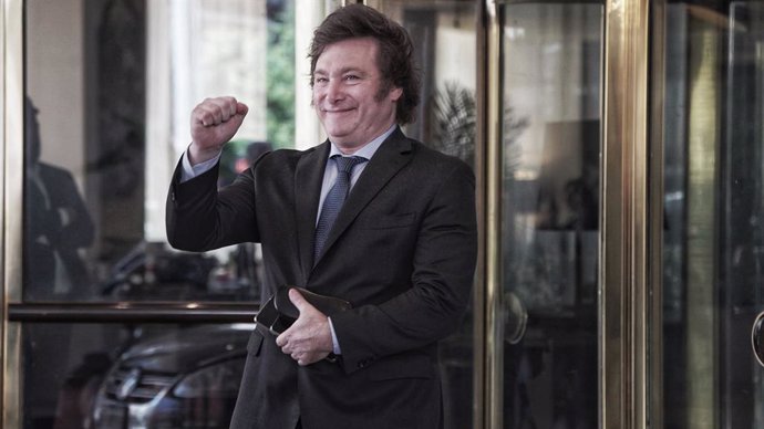 Su gabinete estará conformado por exfuncionarios del macrismo y el menemismo con el fin de encarar una profunda reforma del Estado.