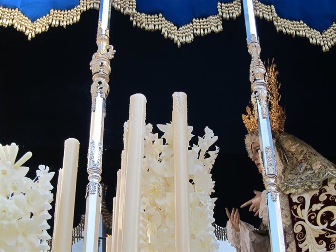 La labor de bordadores, doradores, imagineros, orfebres, restauradores y tallistas, fundamental para los pasos procesionales, se quiere defender y promover desde Artesa.