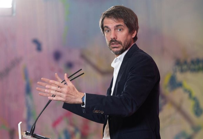 El ministre de Cultura i portaveu de Sumar, Ernest Urtasun, durant una roda de premsa