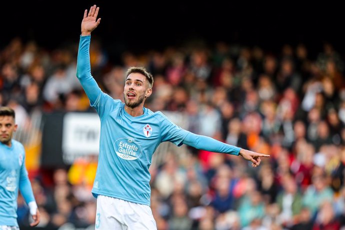 Oscar Mingueza of Celta de Vigo gestures during the spanish league, La Liga EA Sports, football match played between Valencia CF and RC Celta de Vigo at Mestalla stadium on November 25, 2023, in Valencia, Spain.