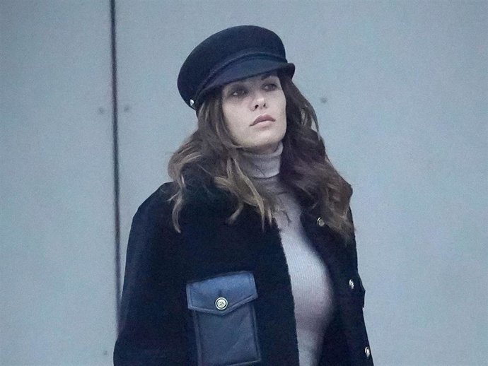 Jessica Bueno llega al aeropuerto, a 04 de diciembre de 2023, en Madrid (España)